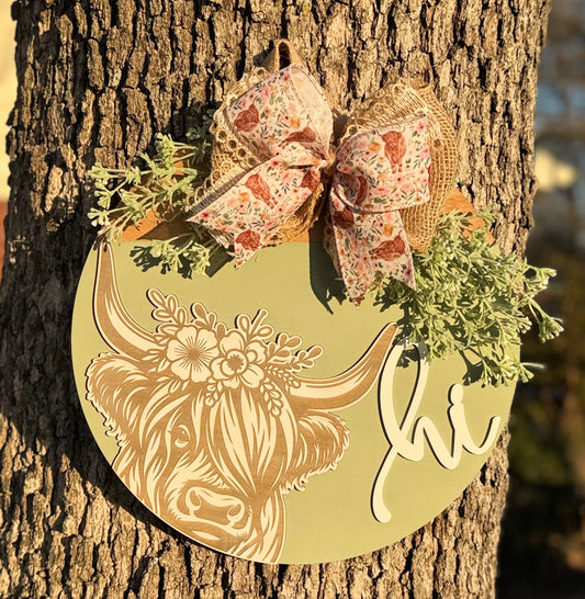 Highland Cow "Hi" Round Door Hanger